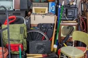difference between decluttering and downsizing